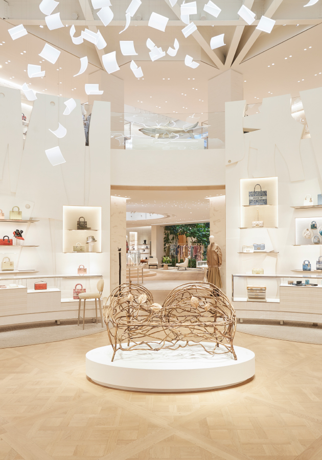 PostaArt: в бутике Dior в Париже покажут скульптуры Клод и Франсуа-Ксавье Лаланн из коллекции их дочери