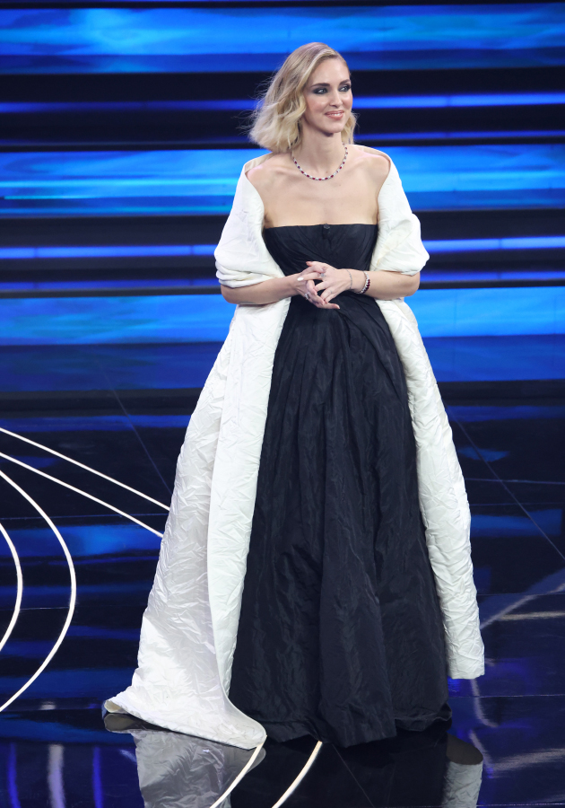 Кьяра Ферраньи в образах Dior Haute Couture на церемонии открытия фестиваля итальянской песни в Сан-Ремо
