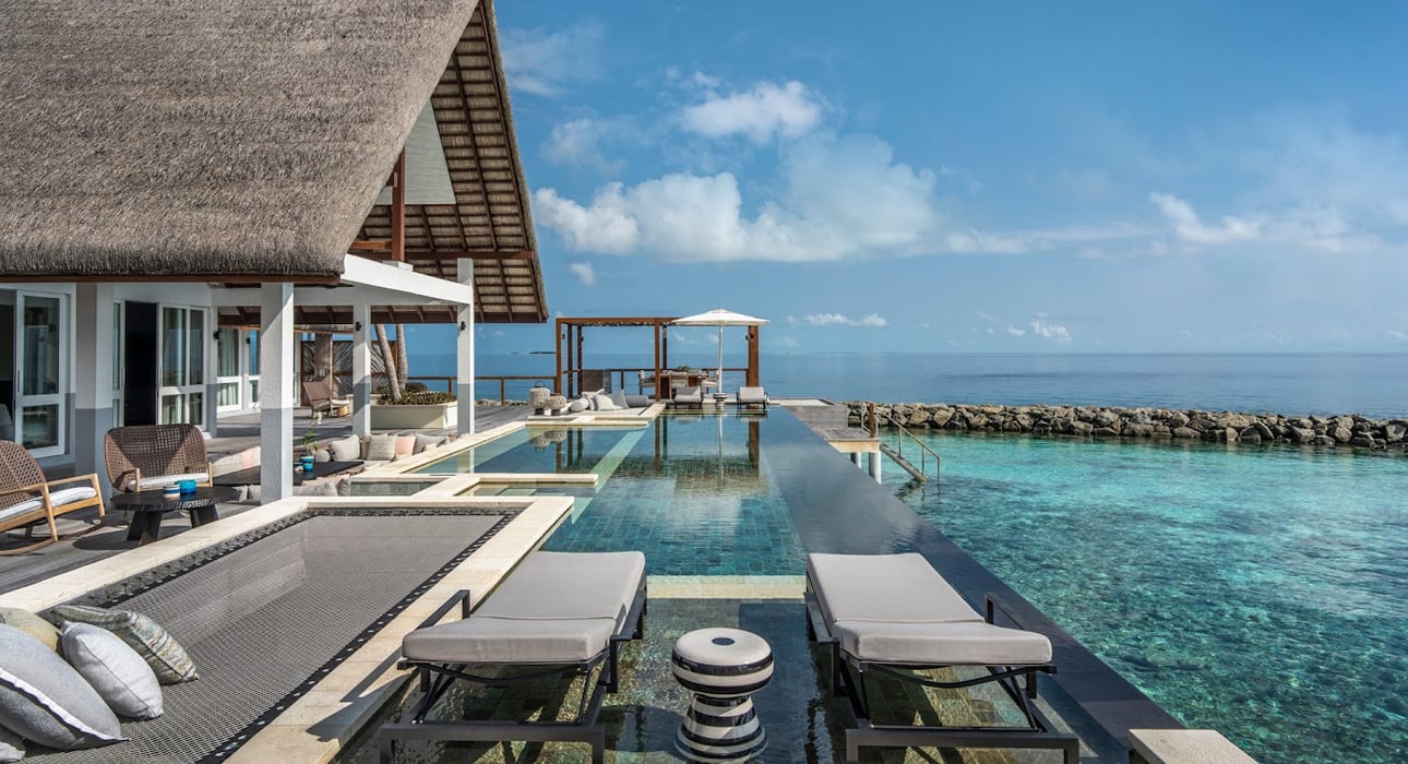 Four Seasons Resort Maldives at Landaa Giraavaru (Мальдивы)