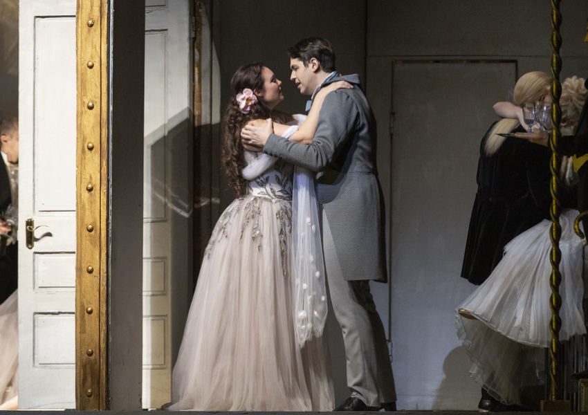 На Новой сцене Мариинского театра 22 апреля в 14:00 и в 20:00 исполнят «Травиату» Джузеппе Верди на языке оригинала