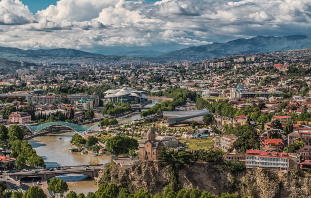 Авиакомпания Georgian Airways получила разрешение летать из Тбилиси в Москву с 20 мая. Кроме того, Грузия выдала разрешение на полеты российских авиакомпаний «Азимут» и Red Wings.