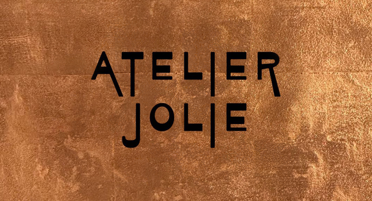 Анджелина Джоли запустит модный бренд Atelier Jolie
