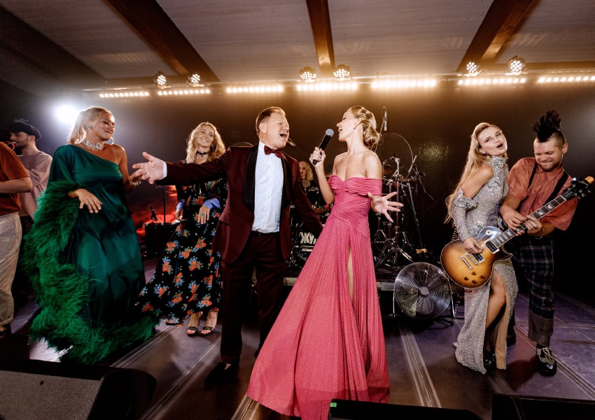 Светский backstage: день рождения Анны Бутман — в стиле фильма «Веселые ребята»