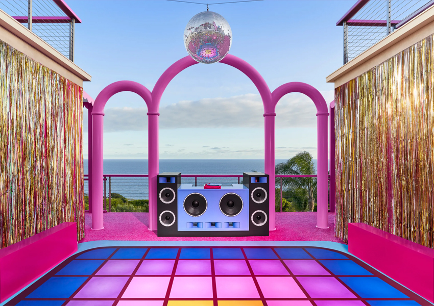 Дом мечты Барби в Малибу на Airbnb