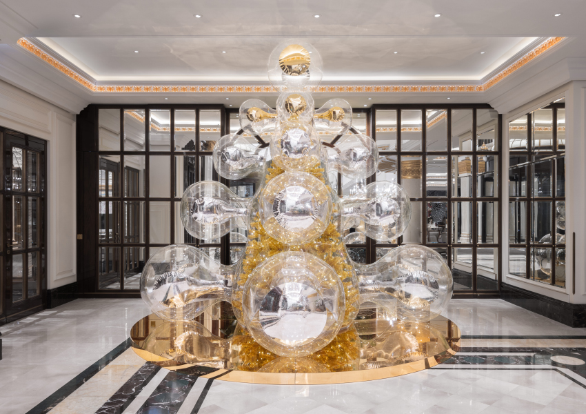 Модная елка Саши Фроловой, которую она создала специально для отеля The Carlton