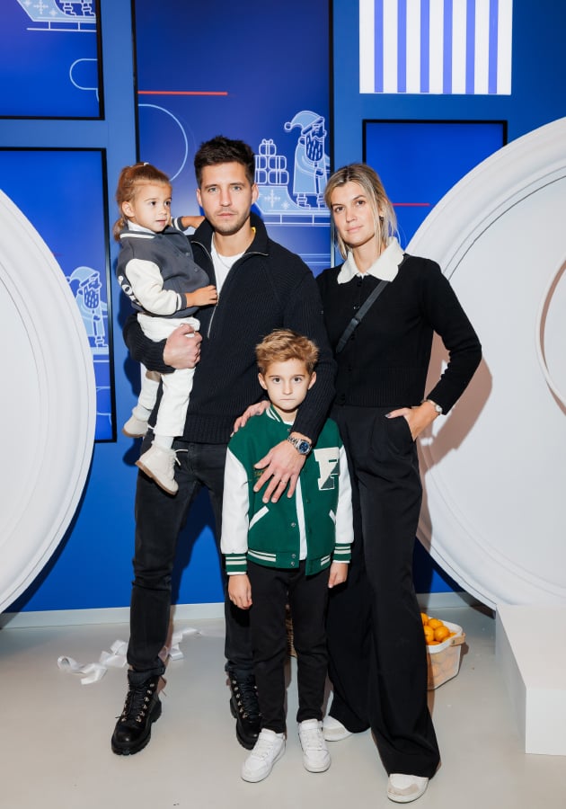 Дмитрий и Кристина Викулины с детьми Александром и Анной