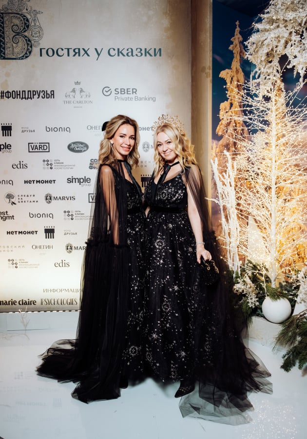 Алина Ковалева и Яна Рудковская (double dressing Masterpeace)