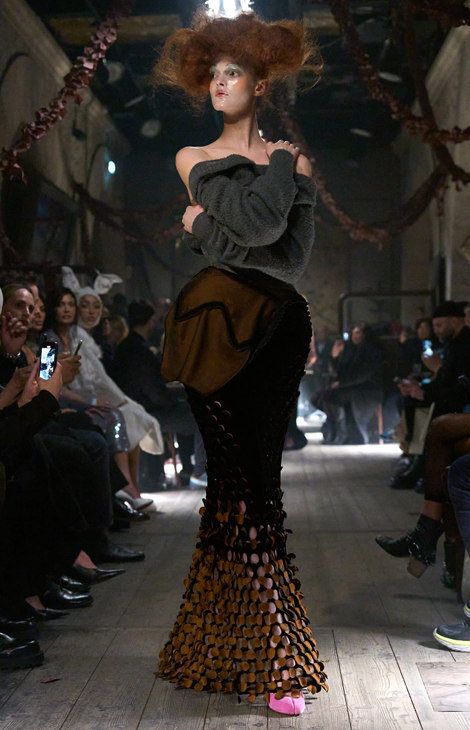 Style Notes: триумф Гальяно с&nbsp;показом Maison Margiela на&nbsp;Неделе высокой моды в&nbsp;Париже