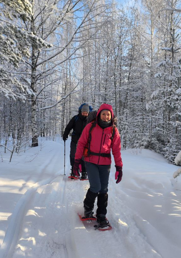 Каждую зиму команда «Клуба Приключений» организует путешествия на снегоступах по заснеженным просторам Ленинградской области