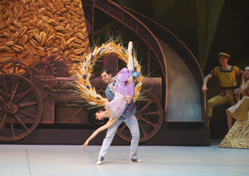 Премьера балета «Светлый ручей» в Михайловском театре