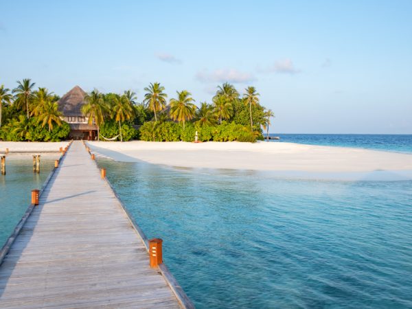 Posta Maldives Guide: Mirihi Island Resort&nbsp;&mdash; дайвинг на&nbsp;затонувшем корабле, йога и&nbsp;ромовый рай