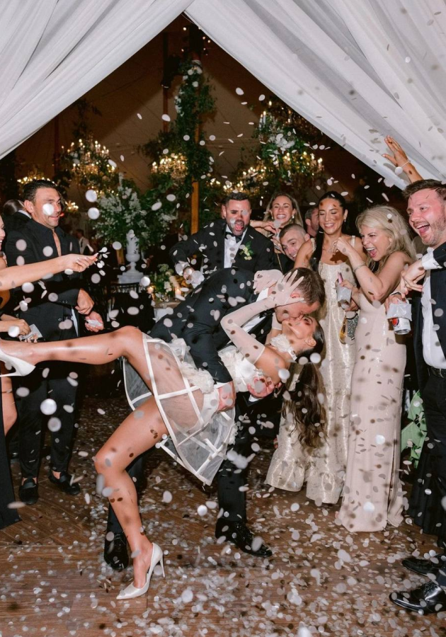 Свадебный фотоотчет с бракосочетания модели Оливии Калпо и футболиста Кристиана Маккафри