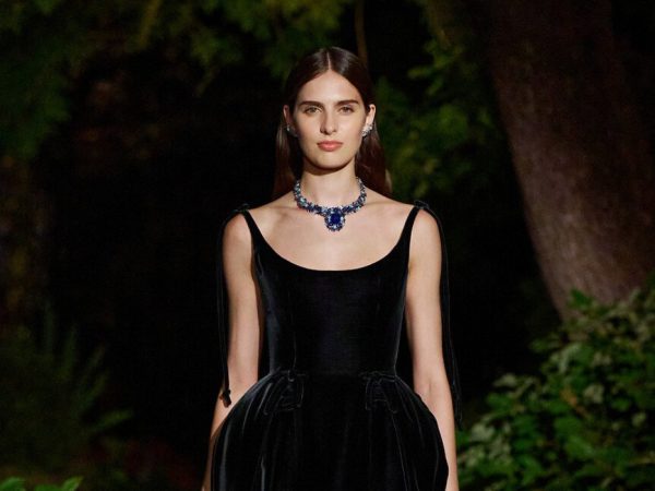 Бал цветов: высокая ювелирная магия Dior в&nbsp;прованском поместье Кристиана Диора