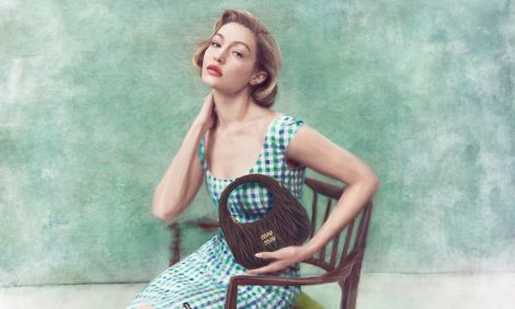 Fashion Digest: Клаудия Шиффер для Chlo&eacute;, искусство носить платки с&nbsp;&laquo;Хохлома х&nbsp;Алена Ахмадуллина&raquo; и&nbsp;новые очки Патрика Демпси