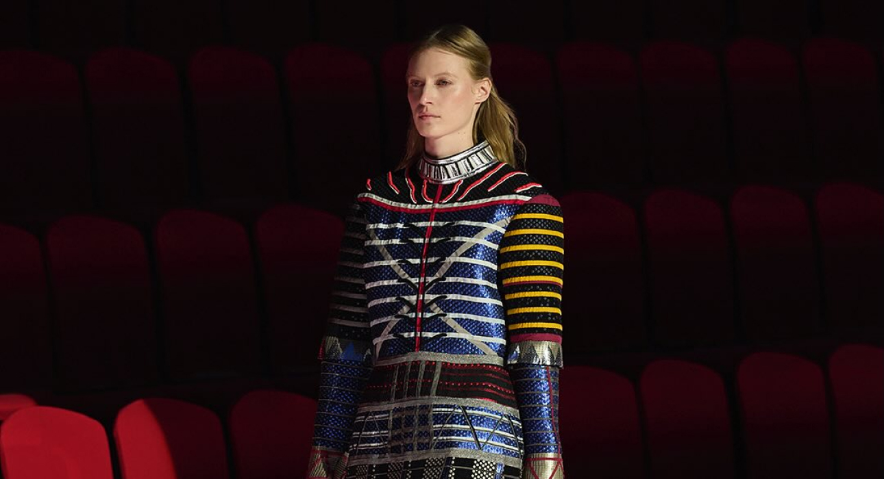 Средневековые мотивы на шоу Louis Vuitton Cruise в Авиньоне