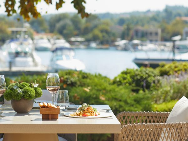 Posta Gourmet: этим летом в&nbsp;Sani Resort приедут звездные шефы Янник Аллено, Вирхилио Мартинес, Гагган Ананд и&nbsp;другие