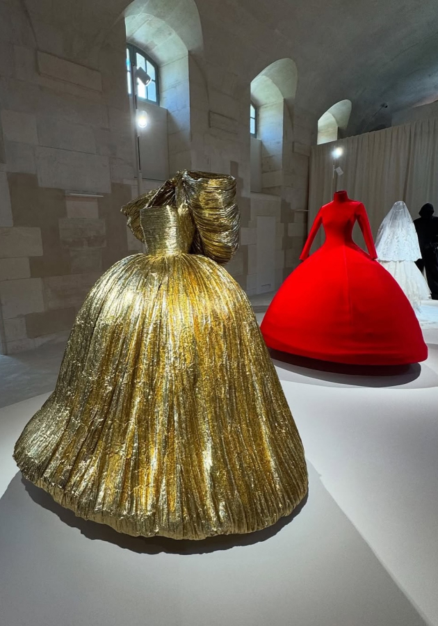 Демна Гвасалия завершает эпоху в Balenciaga провокационной выставкой-исповедью