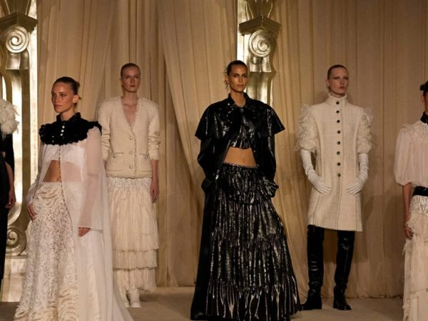 Пенелопа Крус и&nbsp;Кира Найтли на&nbsp;показе Chanel Haute Couture