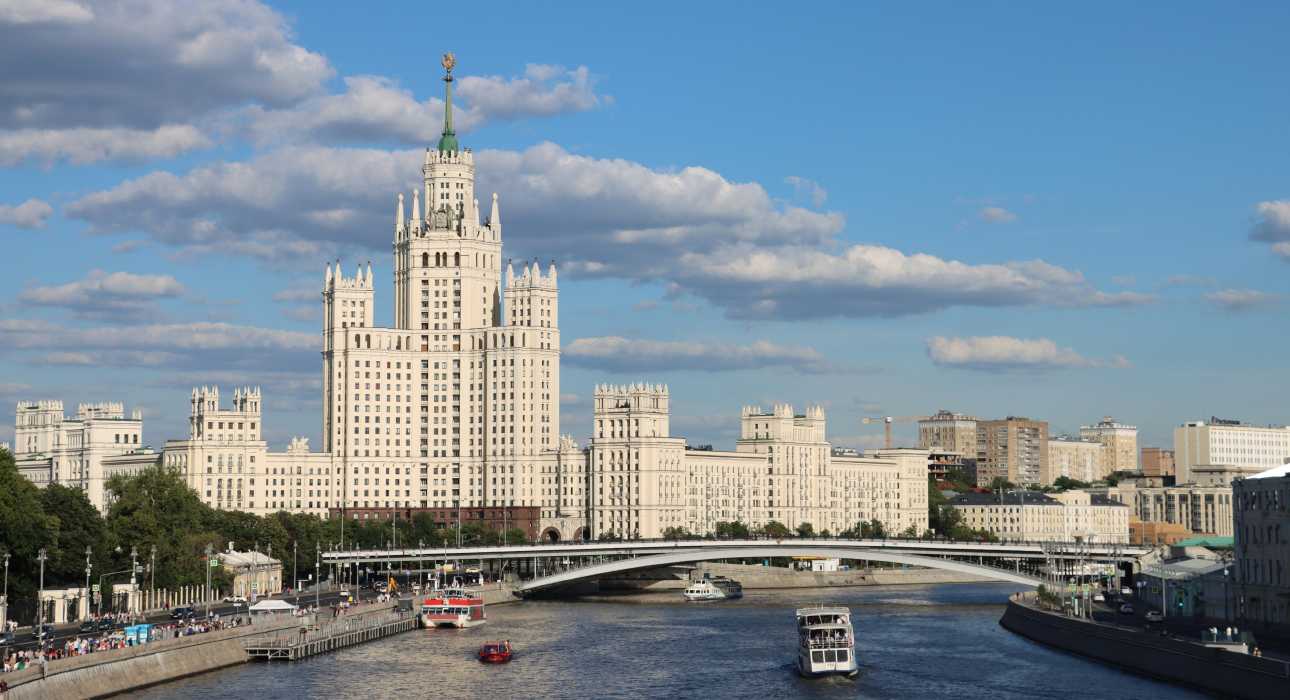 Москва Weekly: узнаем, чем пахнет «Женщина в большом городе», посетим спортивный фестиваль и балетный сезон, насладимся пикником по-питерски