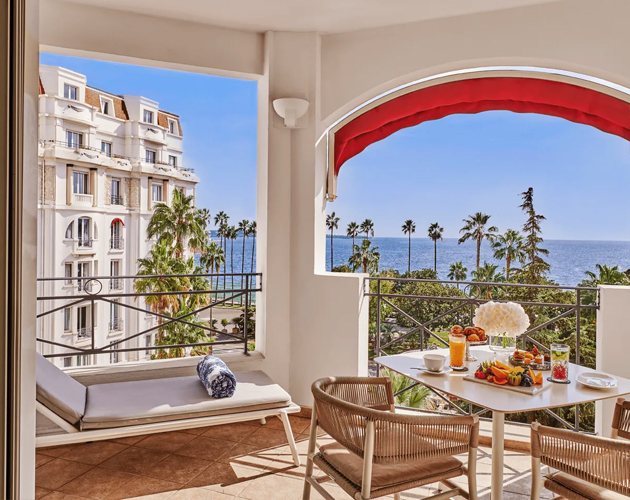 Идеальный уик-энд: жемчужина Лазурного Берега — пляж отеля Hôtel Barrière Le Majestic Cannes и новый ресторан Le Ciro’s