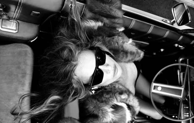 Кейт Мосс и Хлоя Севиньи снялись в чувственной кампании Saint Laurent