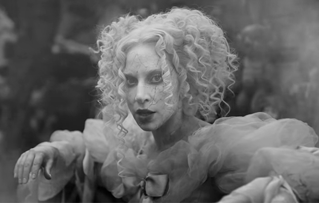 Леди Гага выпустила клип на песню The Dead Dance — саундтрек к фэнтези «Уэнздей»