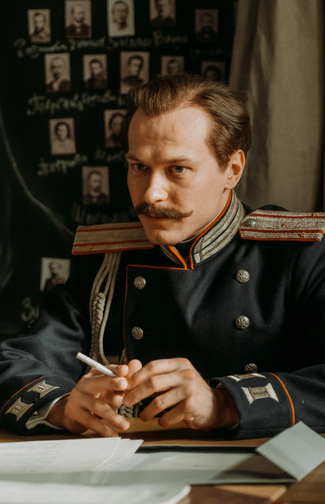 Posta Сериалы: первый тизер киноромана Андрея Кончаловского &laquo;Хроники русской революции&raquo; с&nbsp;Юрой Борисовым в&nbsp;главной роли