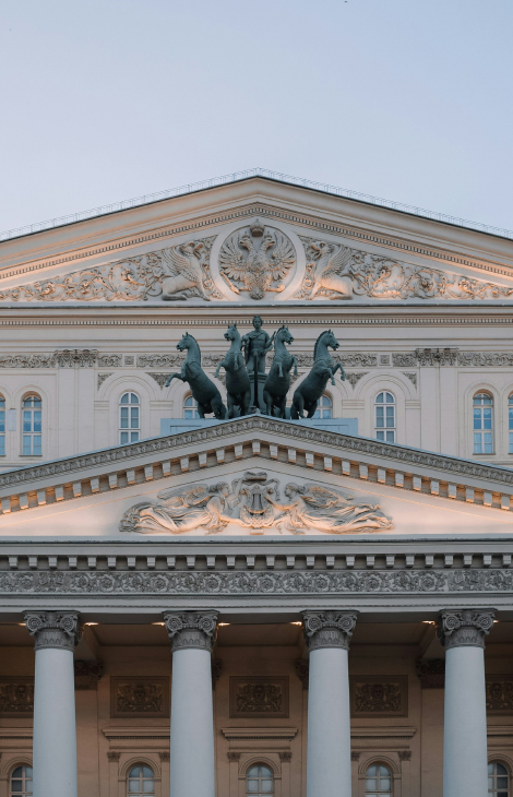 Москва Weekly: &laquo;Мадонна с&nbsp;Младенцем&raquo; Гверчино в&nbsp;Пушкинском, кинетическая драма &laquo;Час лошади&raquo; на&nbsp;ярмарке Cosmoscow и&nbsp;трагифарс &laquo;Кабала святош&raquo; в&nbsp;МХТ им&nbsp;А.&nbsp;П.&nbsp;Чехова
