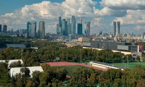 Москва Weekly: открытие Cosmoscow 2025, 50-летие фильма &laquo;Пролетая над гнездом кукушки&raquo; и&nbsp;подарки от&nbsp;Lotte в&nbsp;честь 15-летия