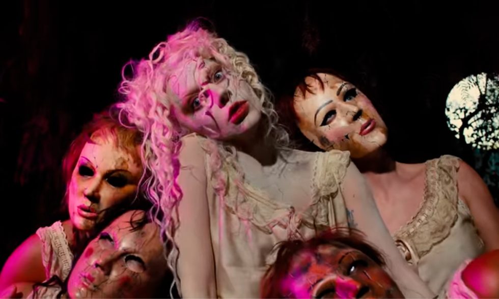 Posta Сериалы: Леди Гага выпустила клип на&nbsp;песню The Dead Dance&nbsp;&mdash; саундтрек к&nbsp;фэнтези &laquo;Уэнздей&raquo;