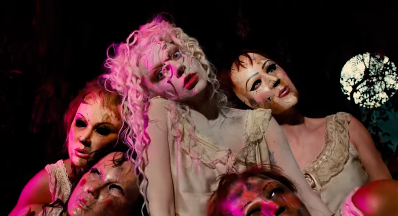 Леди Гага выпустила клип на песню The Dead Dance — саундтрек к фэнтези «Уэнздей»