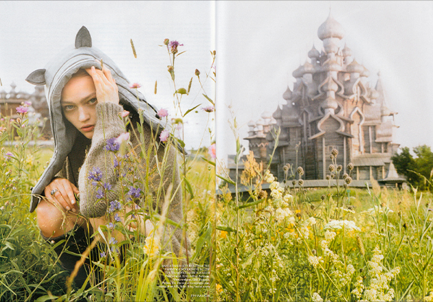 Vogue UK. Январь 2007 г. Саша Пивоварова. Преображенская церковь на острове Кижи. Фото: Тим Уокер
