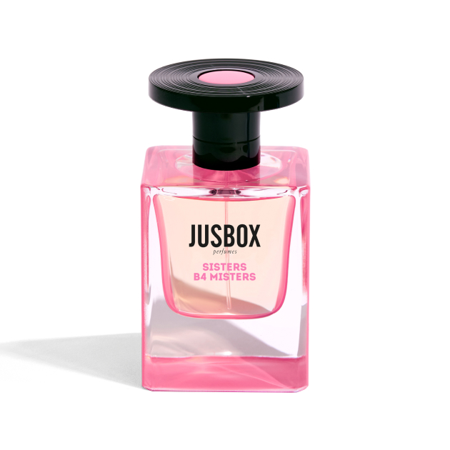 У бренда Jusbox новинка — аромат Sisters before Misters