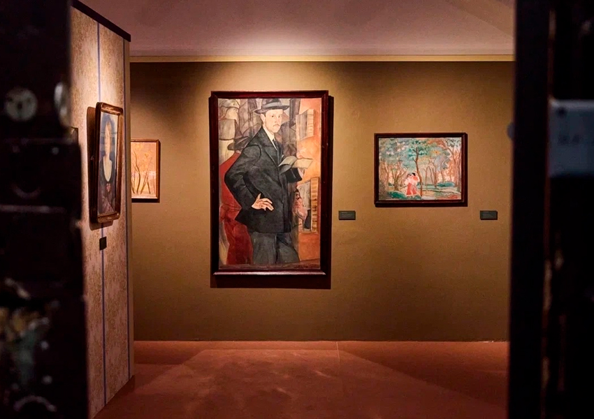 В KGallery сейчас проходит выставка «Последнее закрытое собрание. Коллекция Куниных»