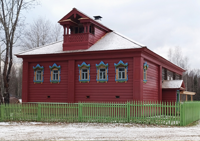Изба-пятистенок Где: Костромская область, Чухломский район, Лесной Терем Асташово