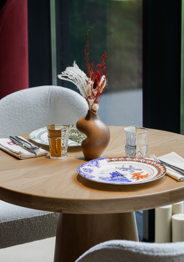 Ресторан InOut Bistro и московский дизайн-отель «СтандАрт» представили совместную коллаборацию