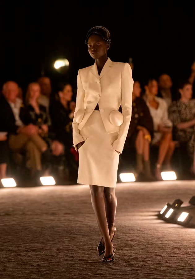 Шоу Schiaparelli