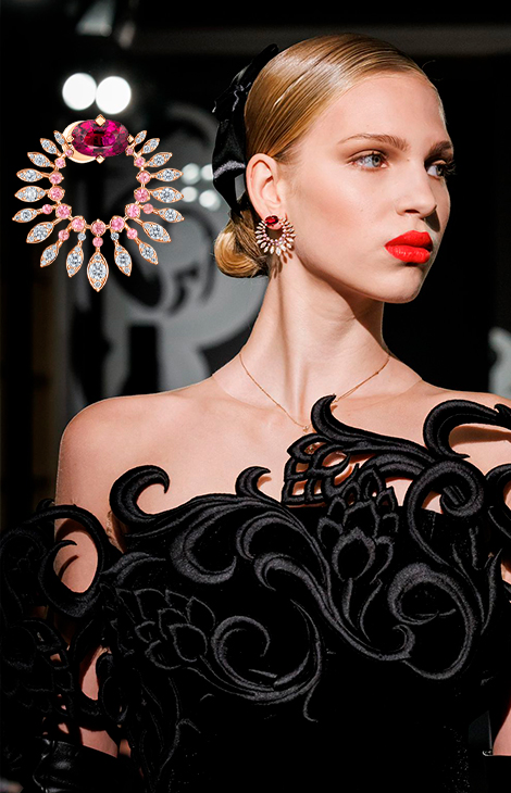 Лучшие коллабы-2025: украшения из&nbsp;ювелирной коллекции EIRINE на&nbsp;показе YANINA Couture, или Почему модные бренды выбирают ювелирные партнерства