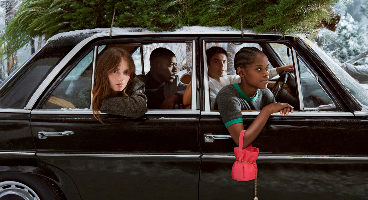 Fashion Digest: коллаборация H&M и Гленна Мартенса, рождественская кампания Prada и новая книга Louis Vuitton Fashion Digest: коллаборация H&M и Гленна Мартенса, рождественская кампания Prada и новая книга Louis Vuitton