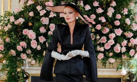 Style Notes: Рената Литвинова&nbsp;&mdash; на&nbsp;подиумах Недели моды в&nbsp;Париже