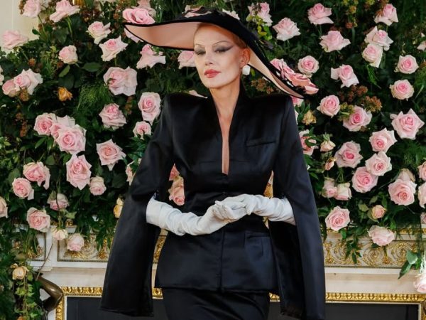 Style Notes: Рената Литвинова&nbsp;&mdash; на&nbsp;подиумах Недели моды в&nbsp;Париже