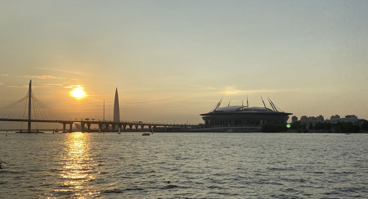 Питер Weekly: арт-бранч «За сценой: как были устроены театры в Петербурге», выставка «Последнее закрытое собрание. Коллекция Куниных» и новый ресторан Choice