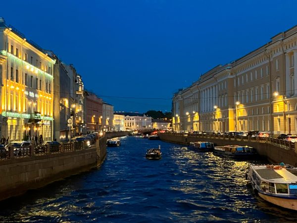 Питер Weekly: саундрама в Александринском, концерт группы «Градусы» и выставка «Секреты Джузеппе Арчимбольдо»