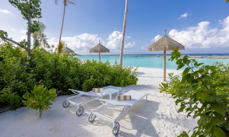 Travel-дайджест: Хэллоуин на&nbsp;Мальдивах, почтовые марки с&nbsp;ароматом круассана во&nbsp;Франции и&nbsp;запуск люксового поезда по&nbsp;Таиланду
