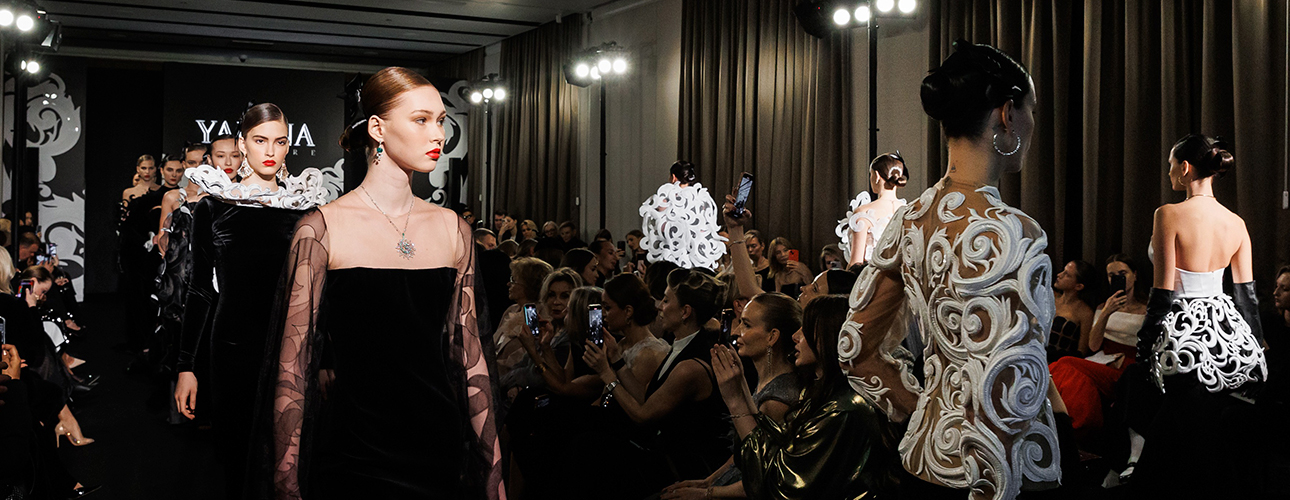 Лучшие коллабы-2025: украшения из&nbsp;ювелирной коллекции EIRINE на&nbsp;показе YANINA Couture, или Почему модные бренды выбирают ювелирные партнерства