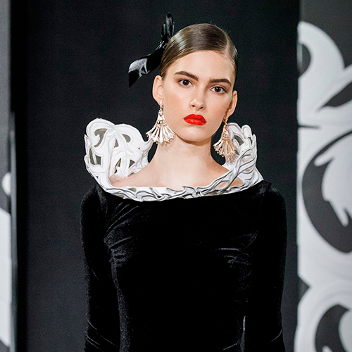 Лучшие коллабы-2025: украшения из&nbsp;ювелирной коллекции EIRINE на&nbsp;показе YANINA Couture, или Почему модные бренды выбирают ювелирные партнерства