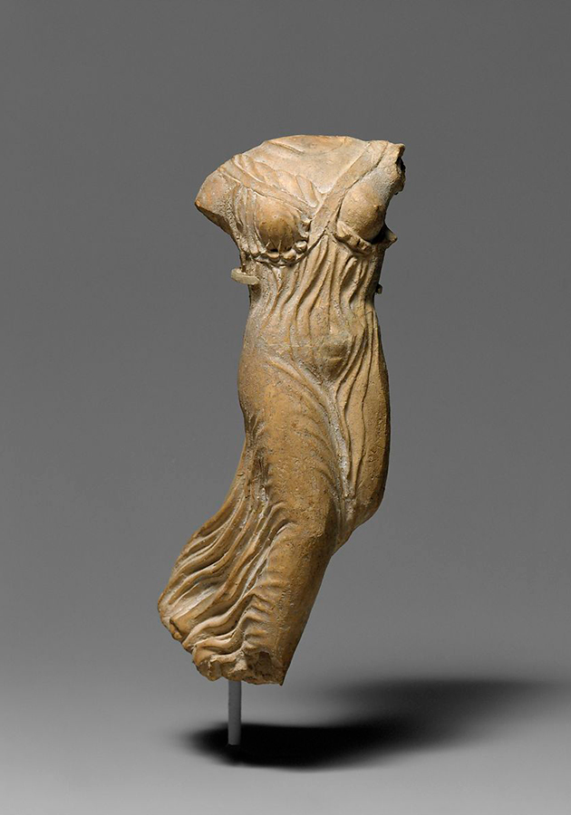 Терракотовая статуэтка Ники, 5 век до н.э (Фото: The Metropolitan Museum of Art)