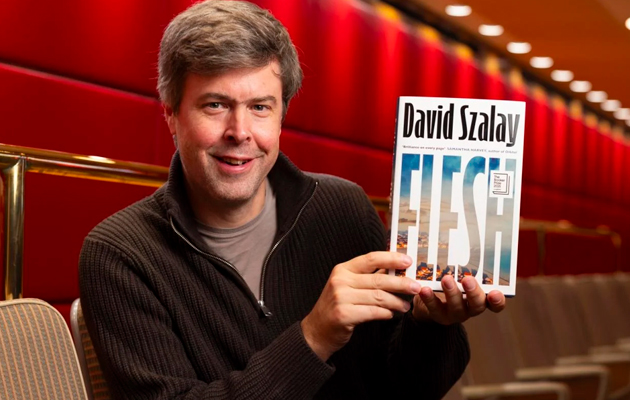 Дэвид Солой, автор романа «Плоть», на мероприятии, посвящённом шорт-листу Букеровской премии 2025 года, в Саутбэнк-центре в Лондоне