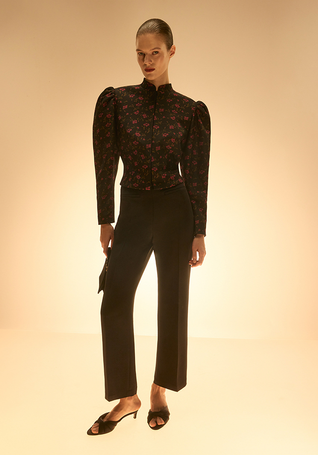 Новогодняя капсула 12 STOREEZ «Аленький цветочек»