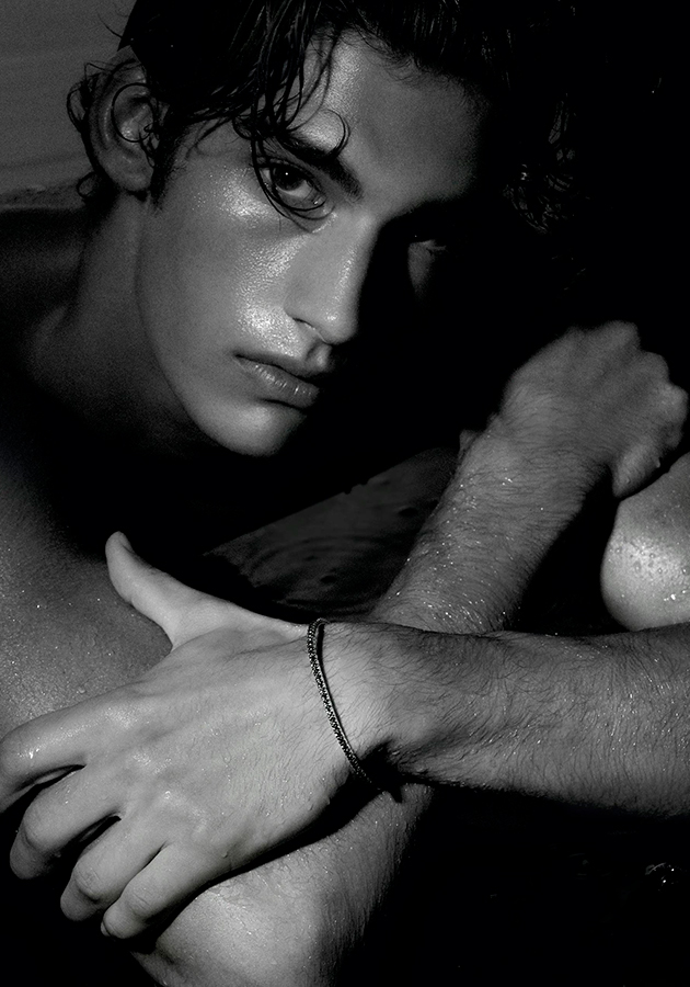 Giorgio Armani представил первую линию украшений для мужчин